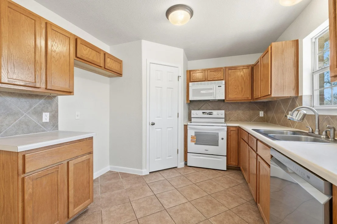 Photo of 21518 Horseshoe LOOP
