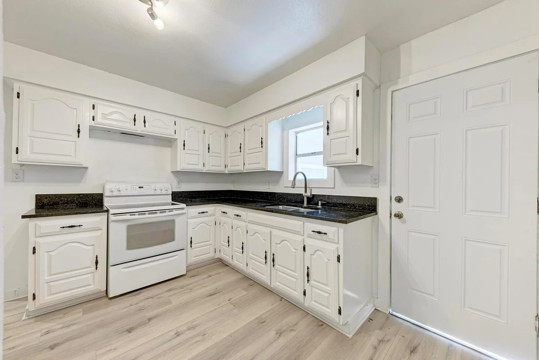 Photo of 718 Barbara DR