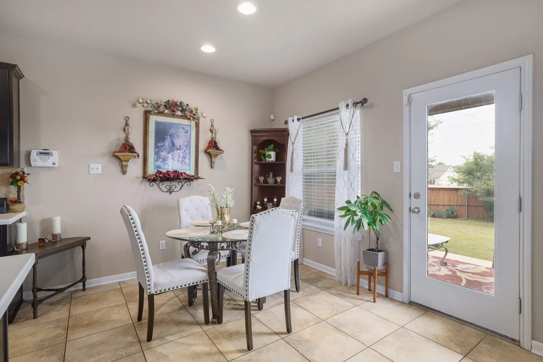 Photo of 588 Bottle Brush DR