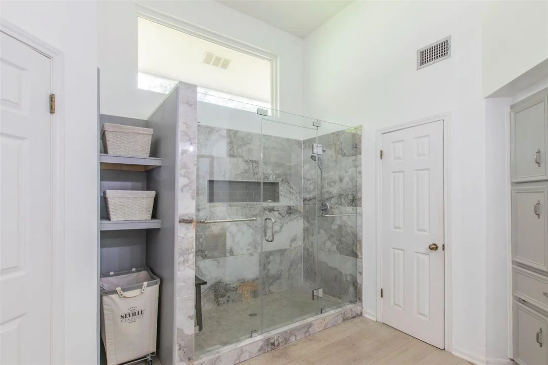Photo of 2400 Braemar CV
