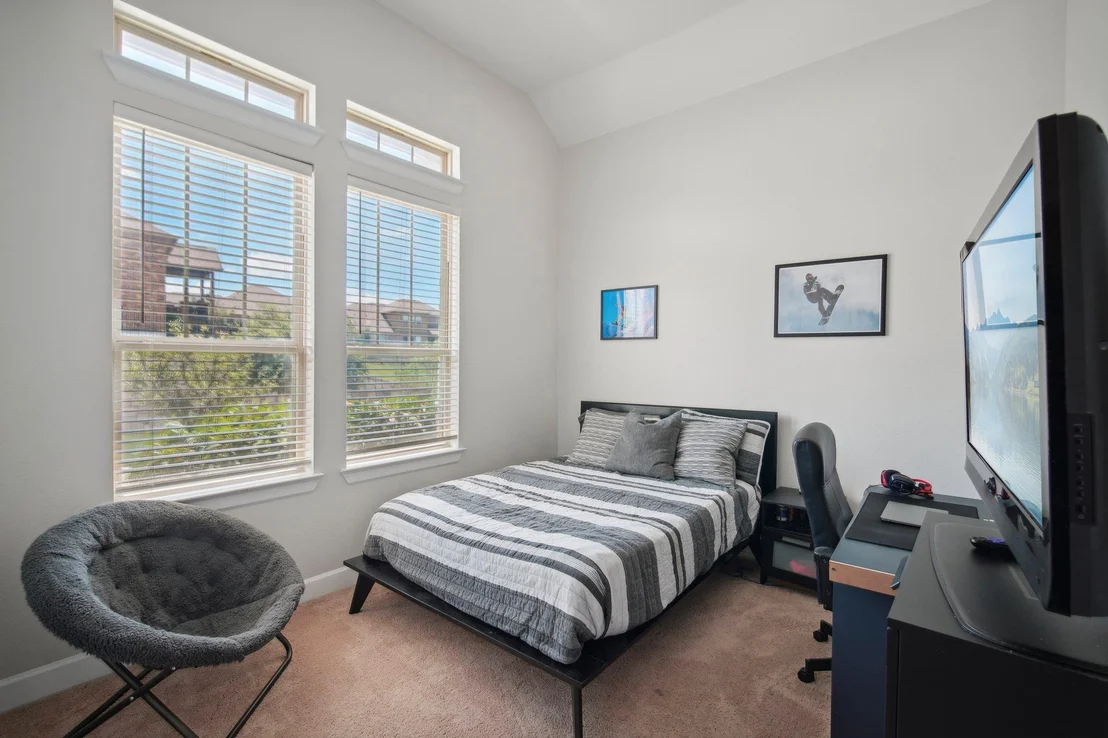 Photo of 134 Summer Square DR