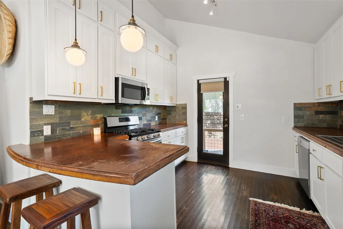 Photo of 1711 Payne Ave