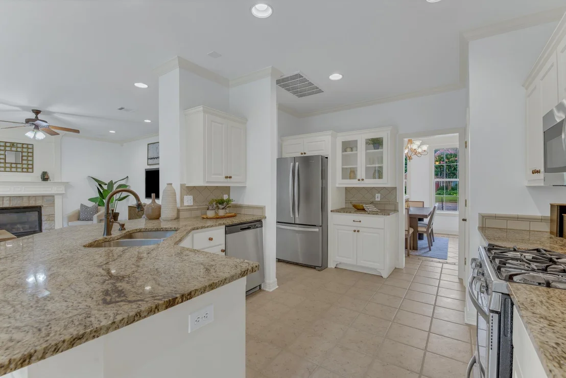 Photo of 701 Oaklands DR