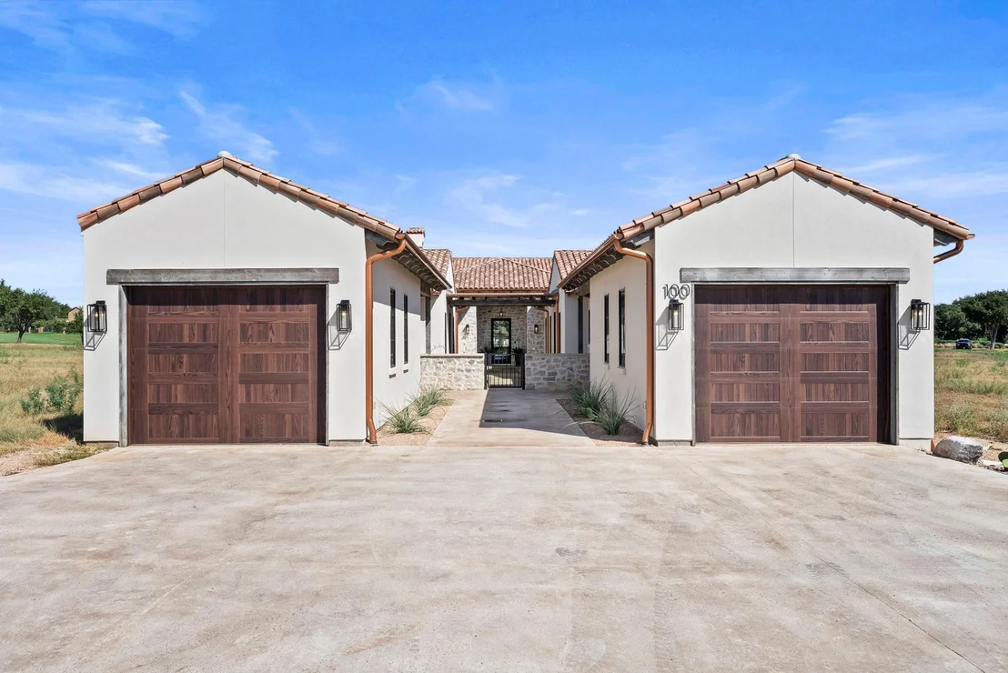 Photo of 100 Encantada