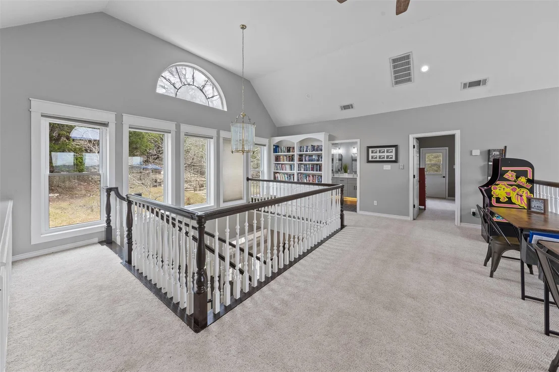 Photo of 5926 Lakeside DR