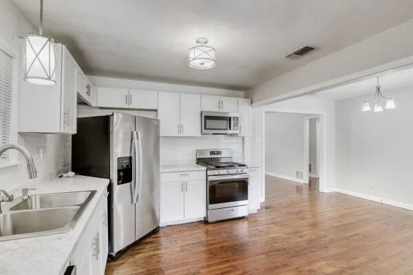 Photo of 607 W North Loop BLVD
