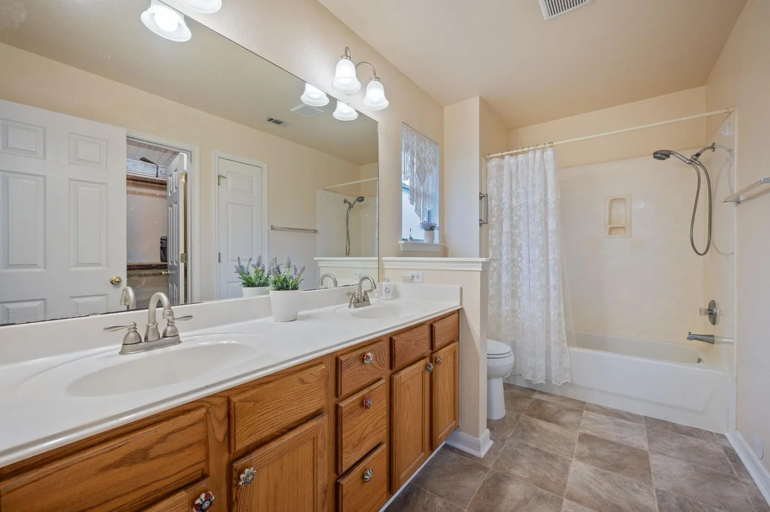 Photo of 450 Zebra DR