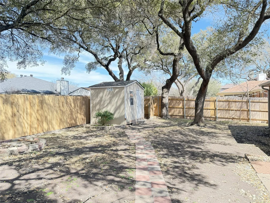Photo of 2110 Thunderbird DR