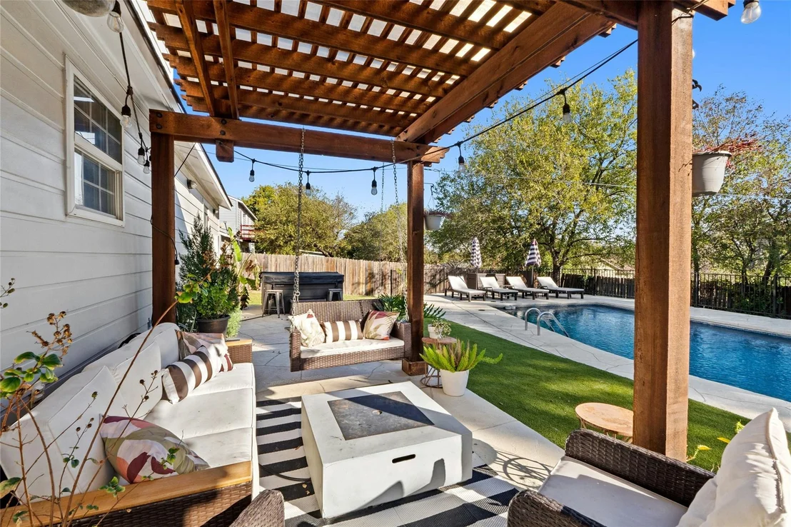 Photo of 1010 Huntridge DR