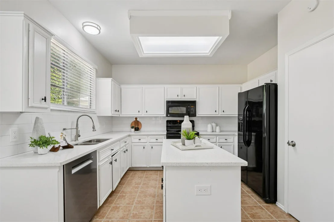 Photo of 1110 Blue Fox DR