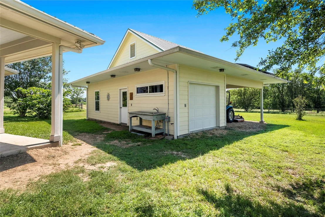 Photo of 928 Upper Elgin River RD