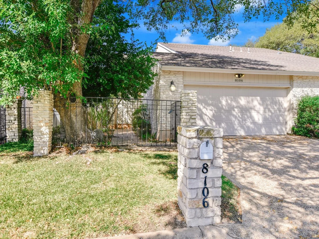 Photo of 8106 Raintree PL