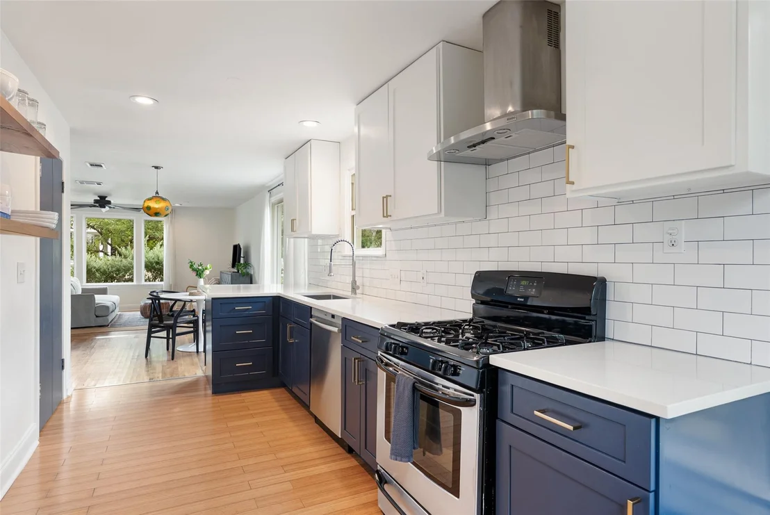 Photo of 1410 Sanchez ST