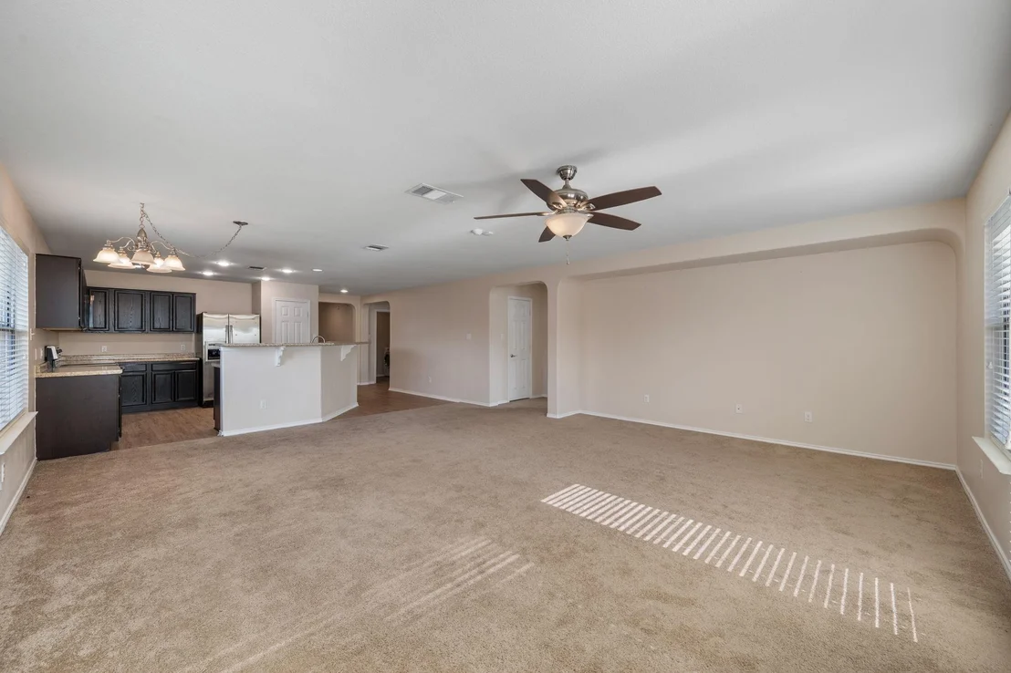 Photo of 913 Mahomet DR