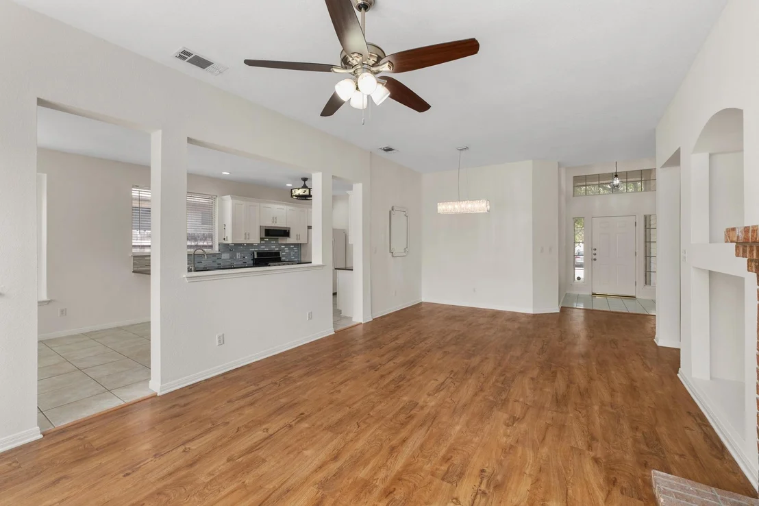 Photo of 1105 Woodview DR