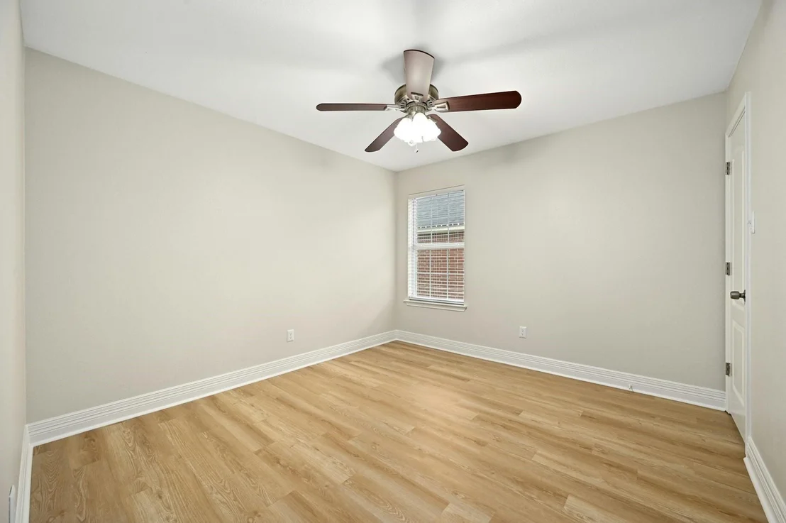 Photo of 912 Yellowstone DR
