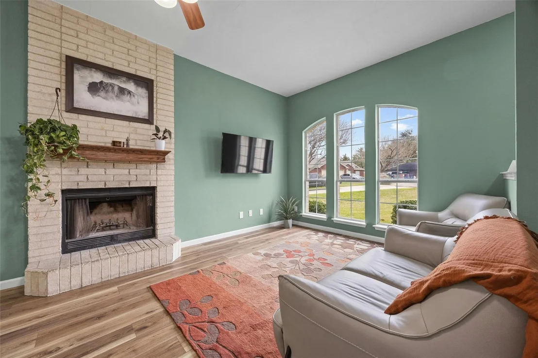 Photo of 610 Sabine CIR