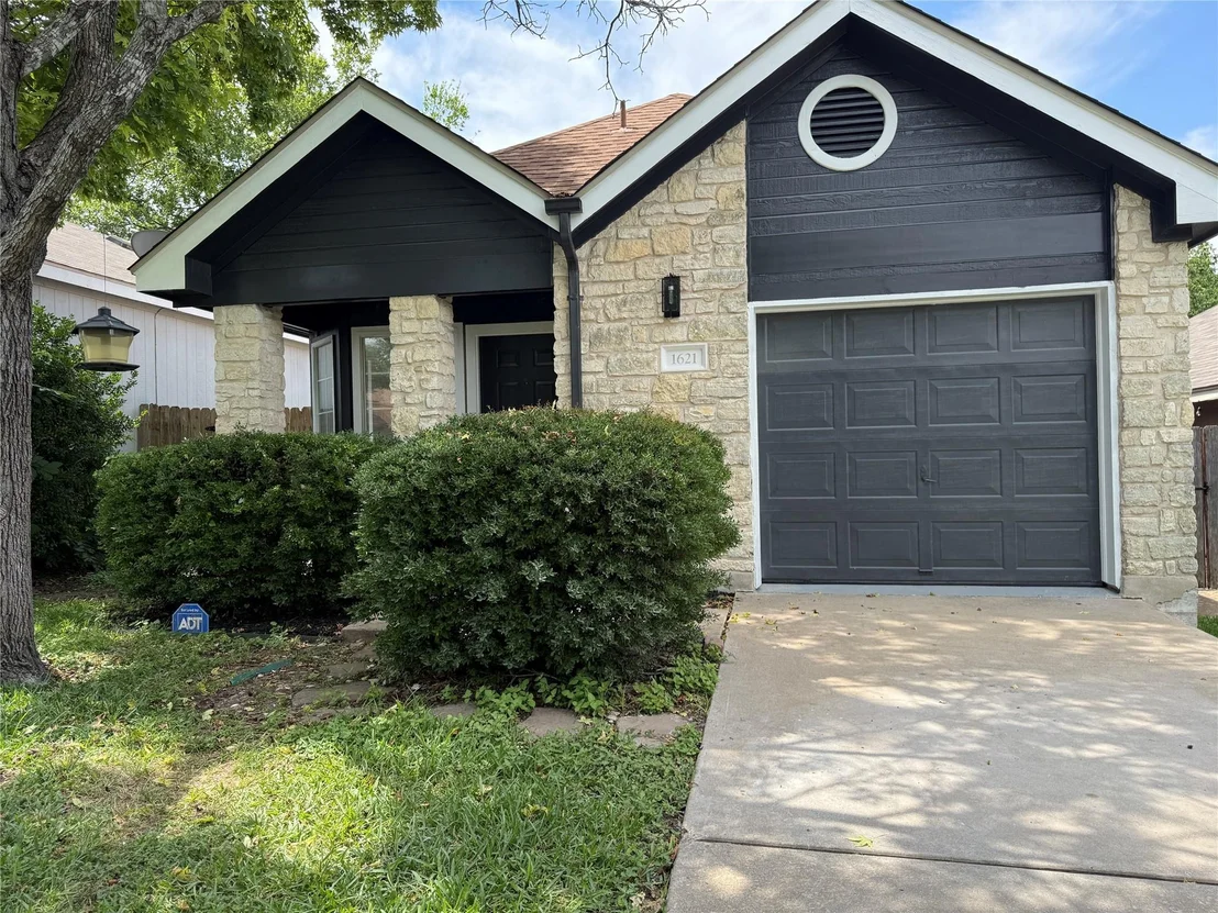 Photo of 1621 Parkfield CIR