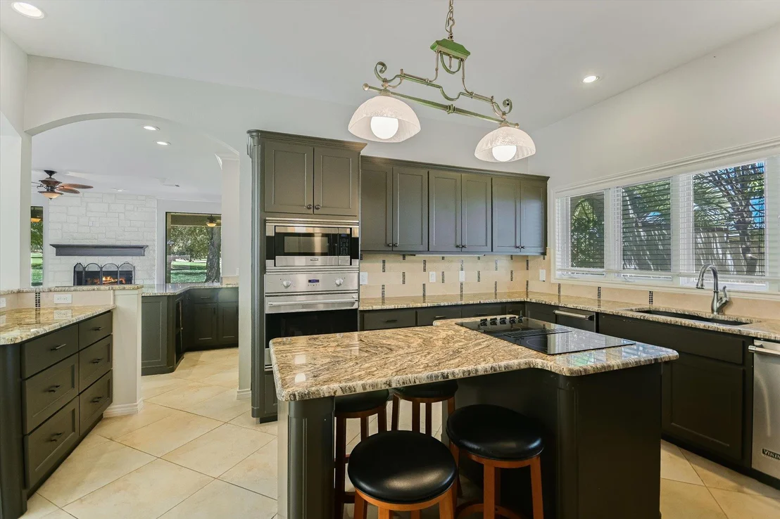 Photo of 306 Blue Ground