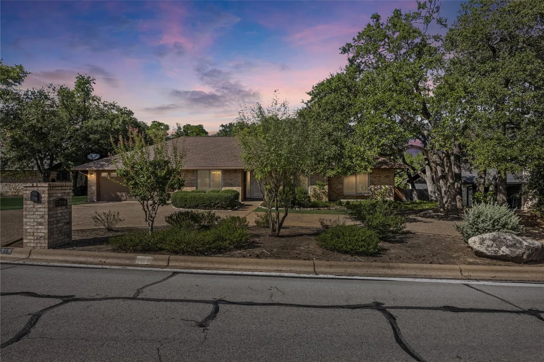 Photo of 1318 Lost Creek BLVD