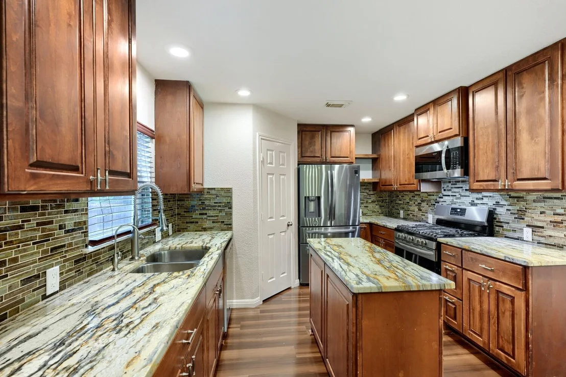 Photo of 1405 Hawk DR