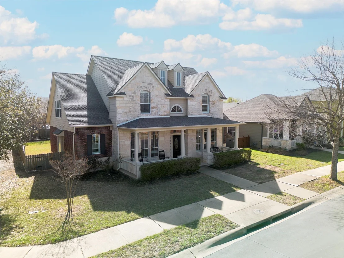Photo of 319 Greenside LN