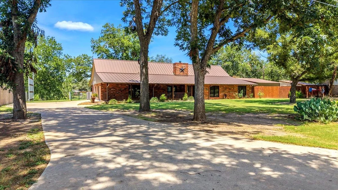 Photo of 154 Shoreline DR