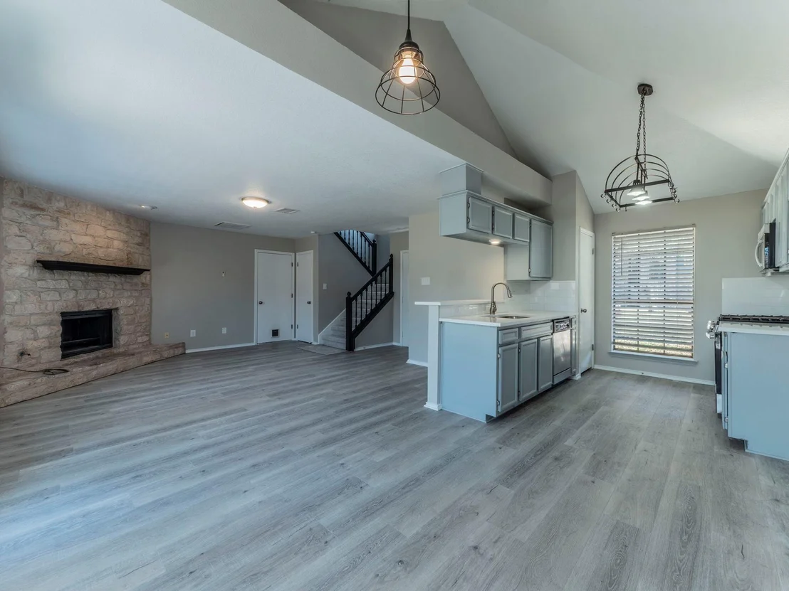 Photo of 1807 Parkwood DR