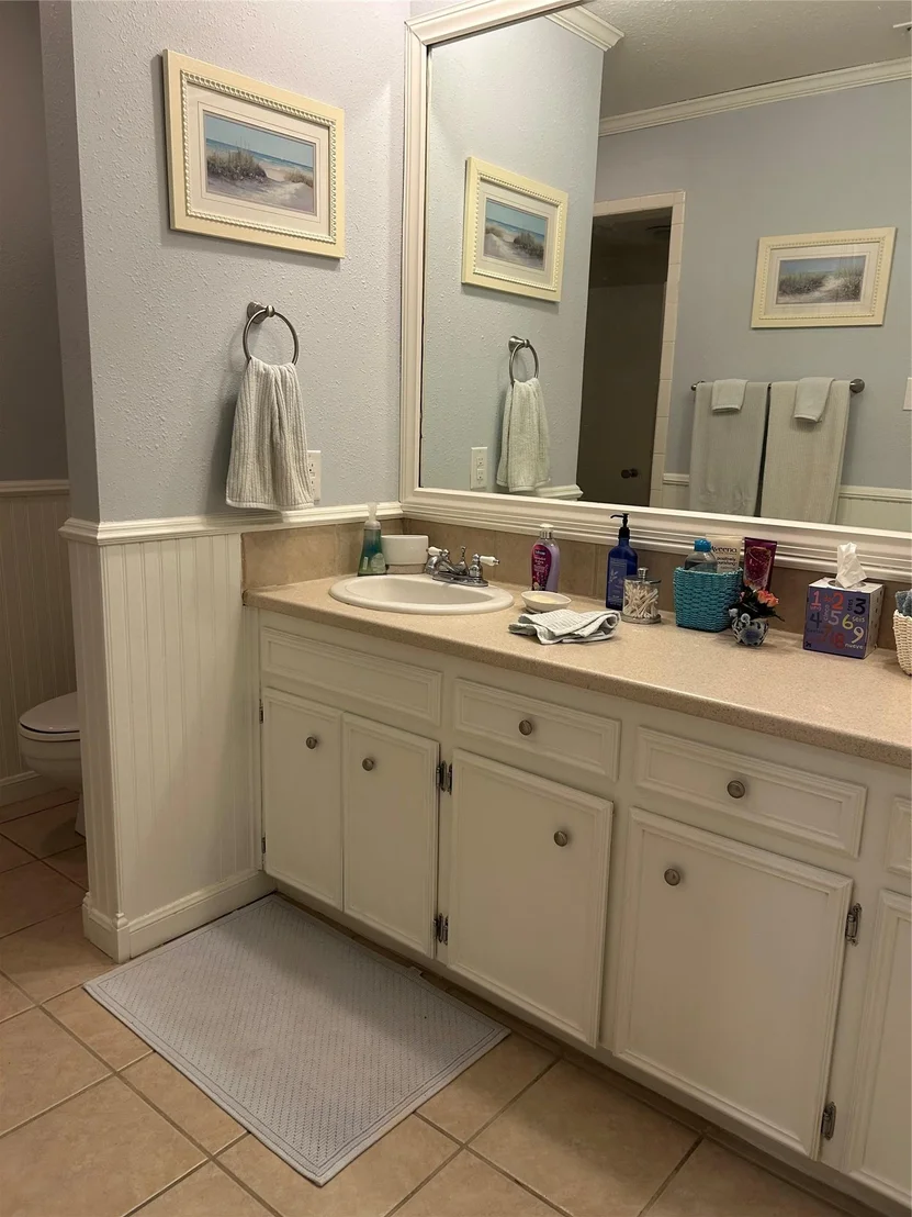 Photo of Unit D at 11121 Pinehurst DR