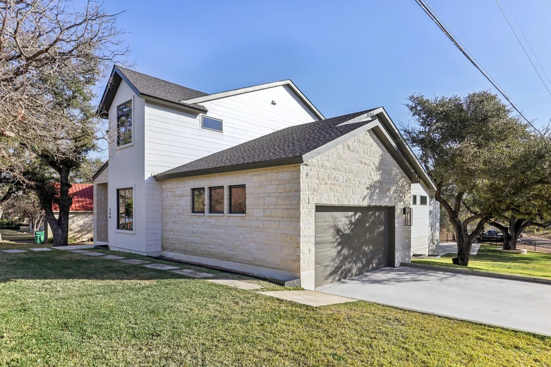 Photo of 300 Deer DR