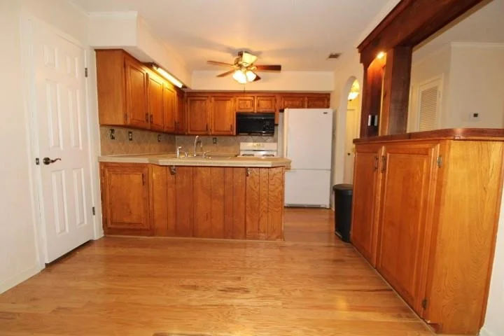 Photo of 2203 Crescent DR