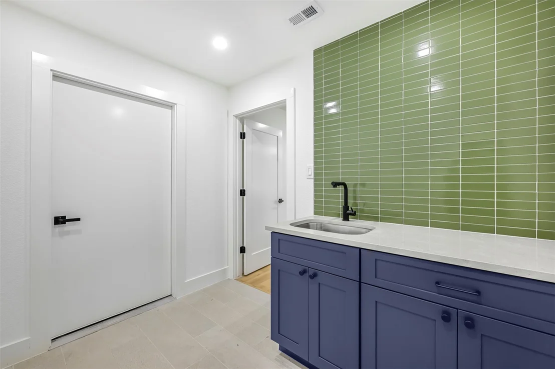 Photo of 3001 Cedarlawn CIR