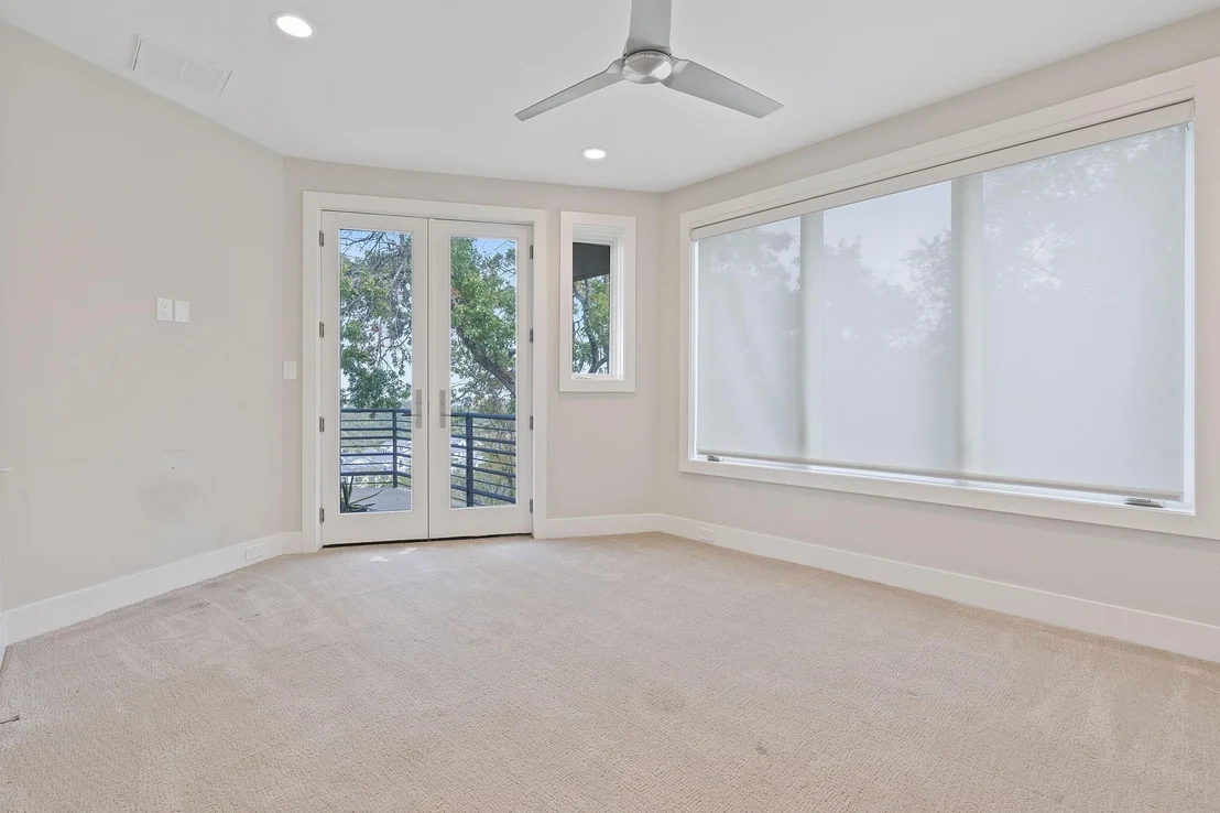 Photo of 10 HEDGE LN