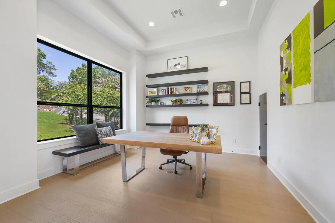 Photo of 16118 Clara Van ST