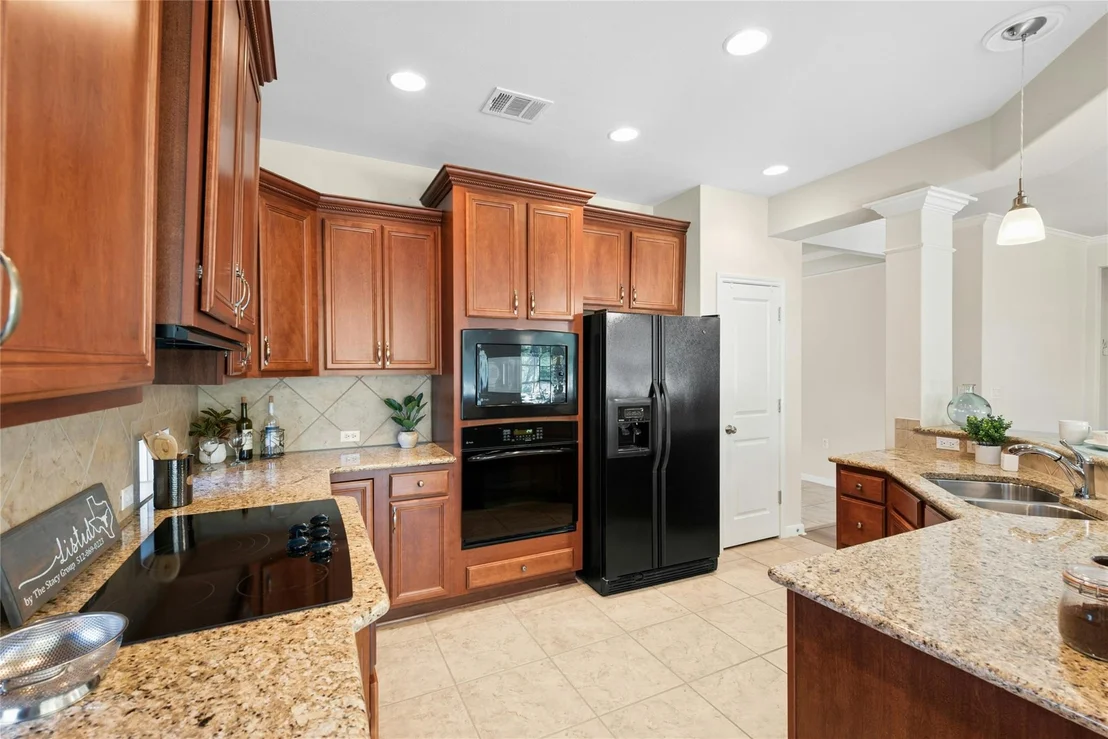 Photo of 405 Fieldstone DR