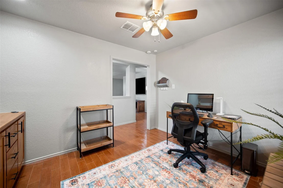 Photo of 5504 Alomar CV