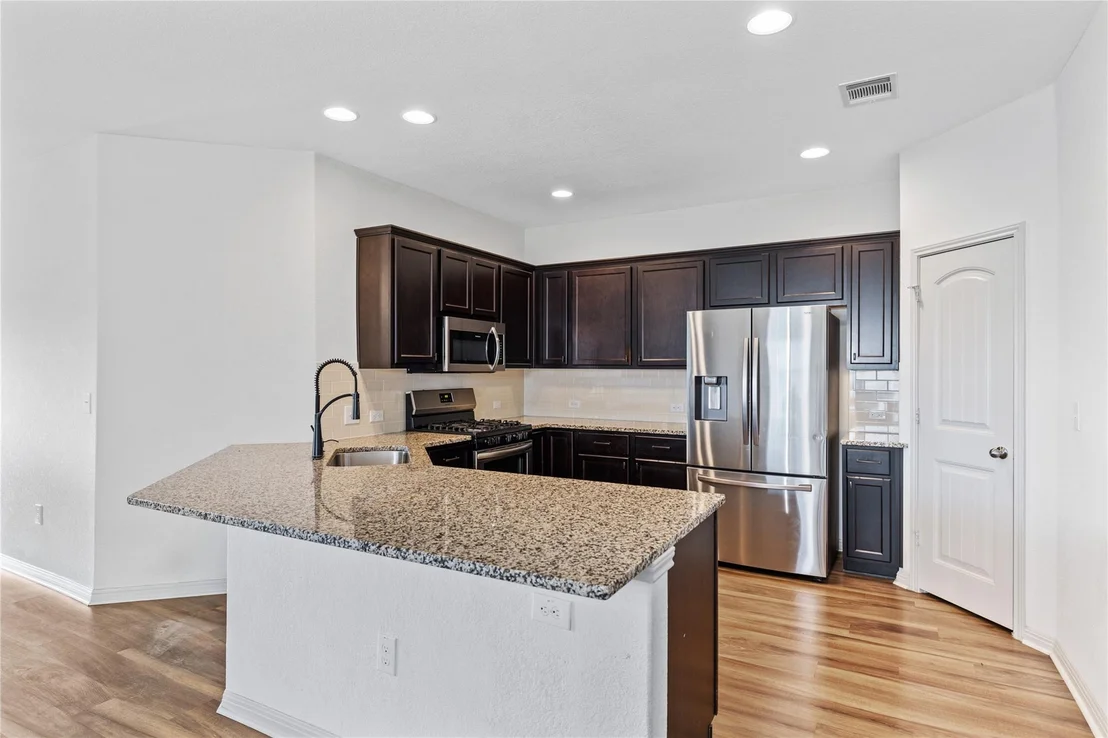 Photo of 717 Dubina Ave