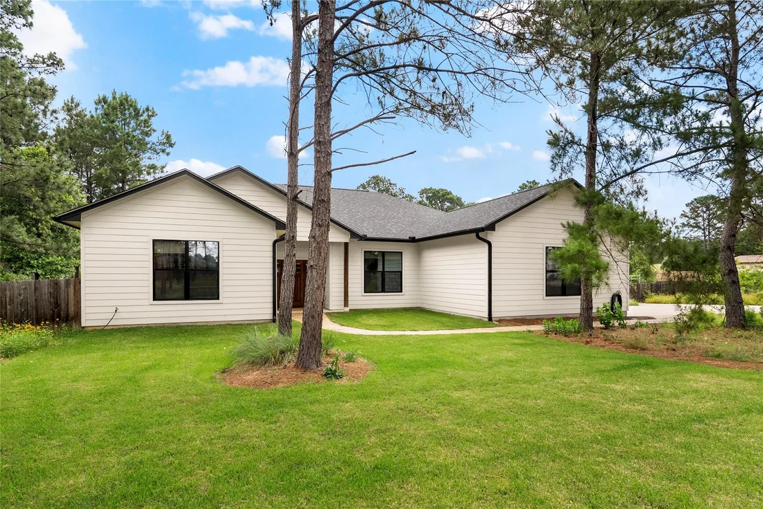 Photo of 111 Green Grass LN