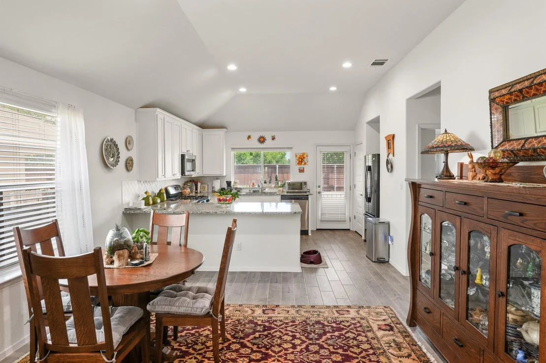 Photo of 128 Riverhill DR
