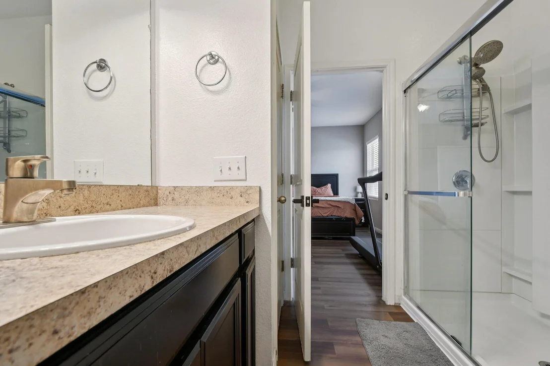 Photo of 370 Seneca LOOP