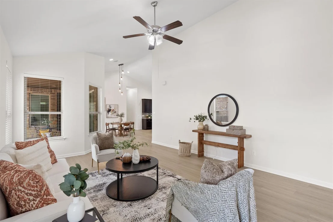 Photo of 1128 Clearwing CIR
