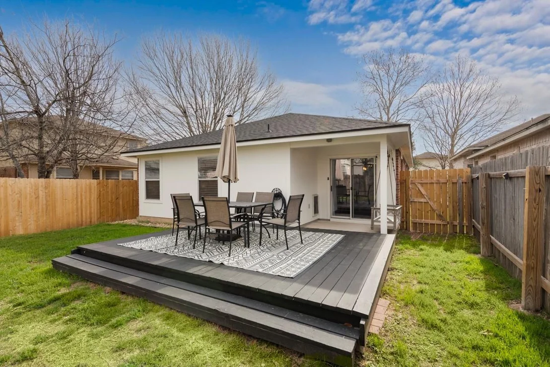 Photo of 2604 James Bausch LN