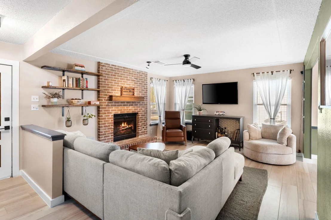 Photo of 1701 Greenlawn BLVD