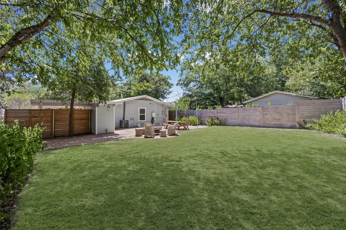 Photo of 1400 Westmoor DR