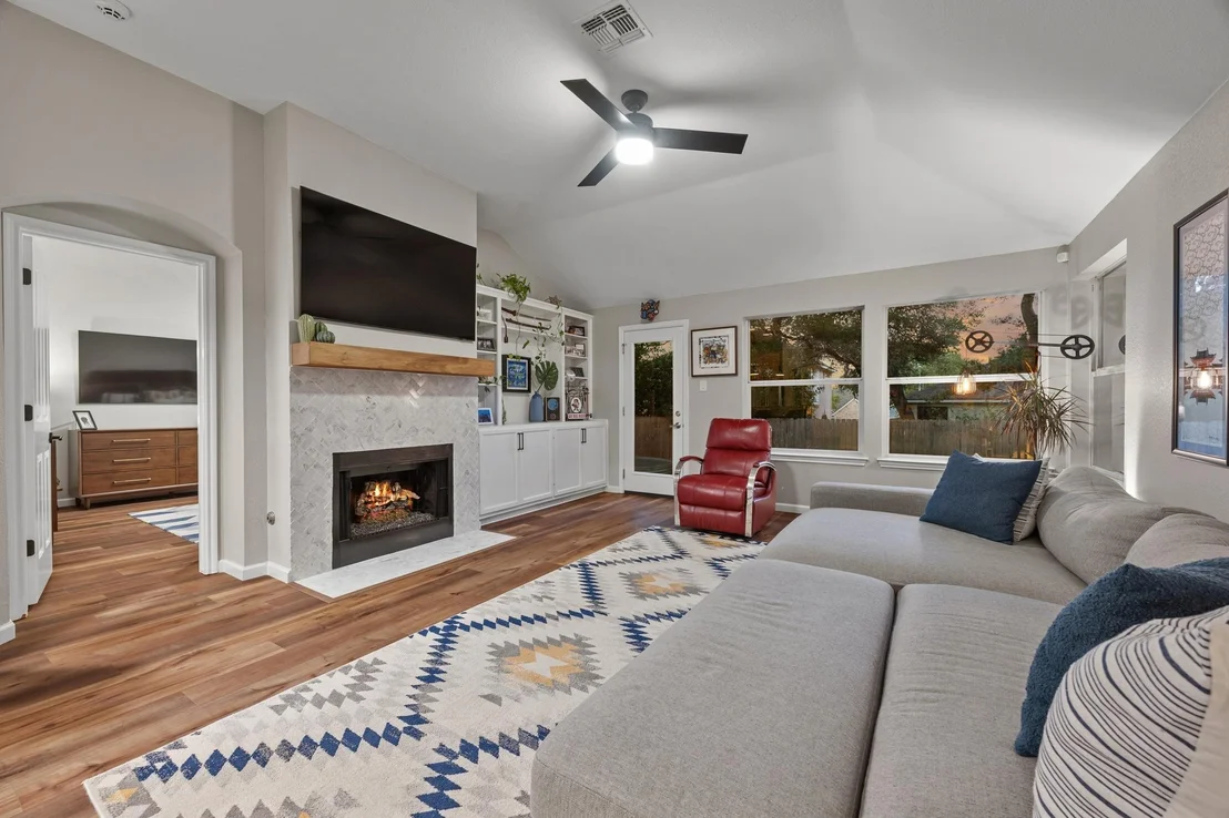 Photo of 5935 Salcon Cliff DR