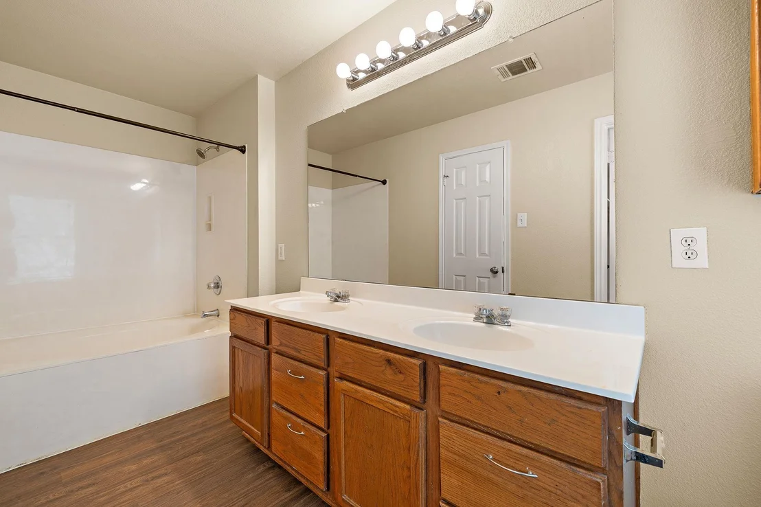 Photo of 2104 Deer Creek TRL