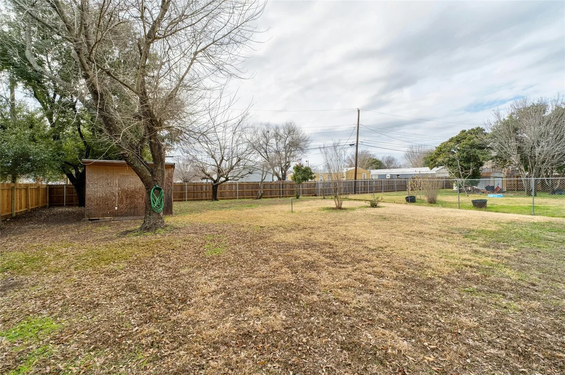 Photo of 2305 QUICKSILVER BLVD