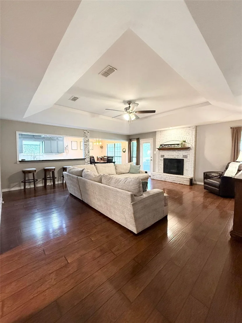 Photo of 405 Erie DR