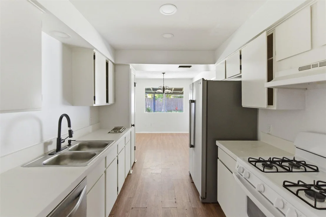 Photo of 11008 Jordan LN