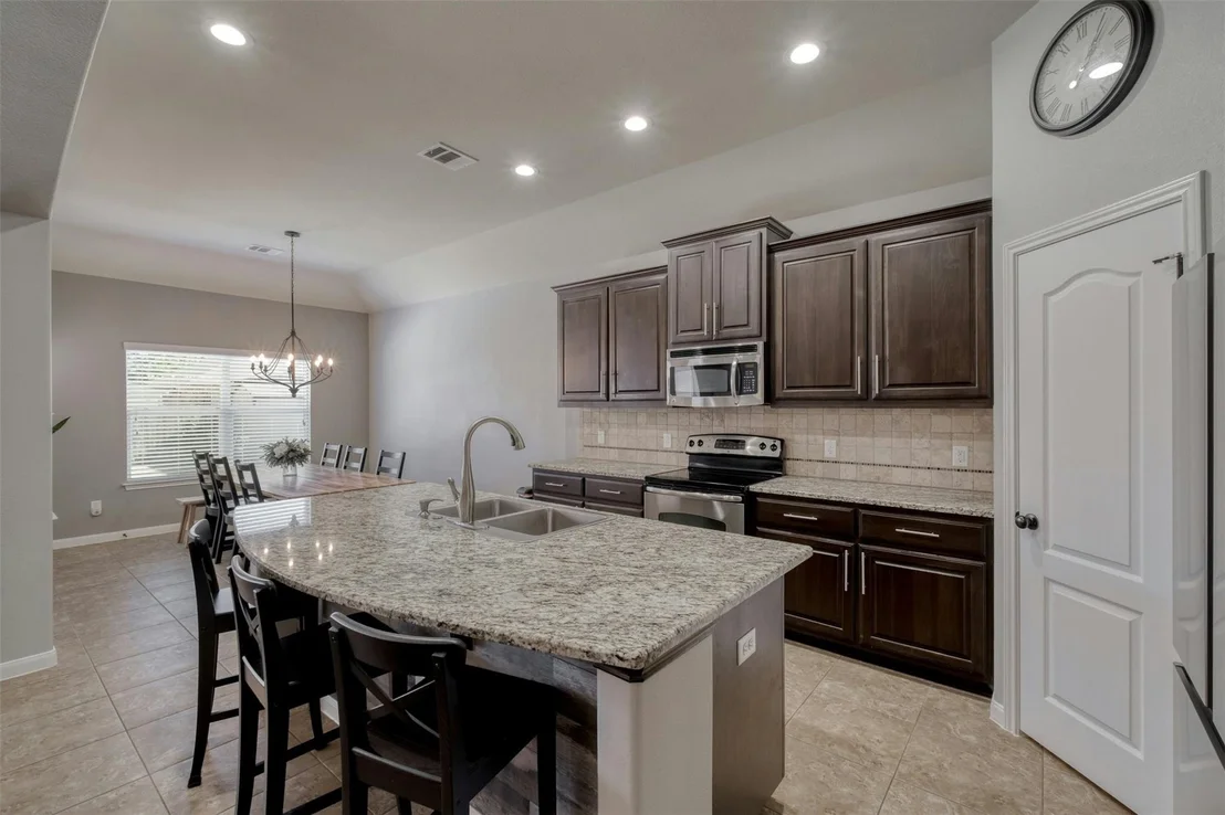 Photo of 213 Hendelson LN